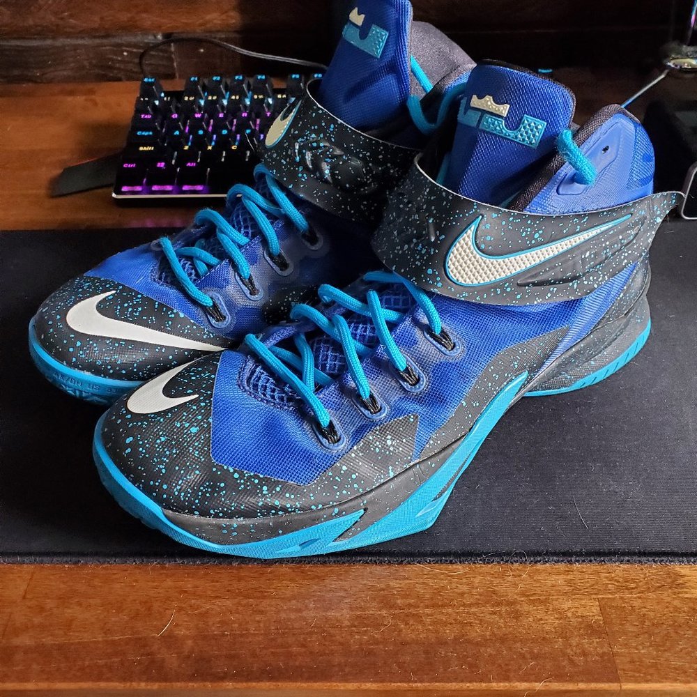 Nike LeBron Zoom Soldier 8
